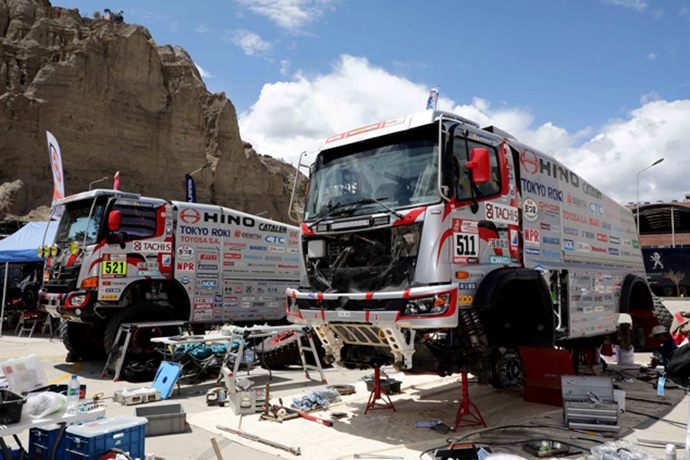 Hino Team Sugawara Makes the Best of Rest Day