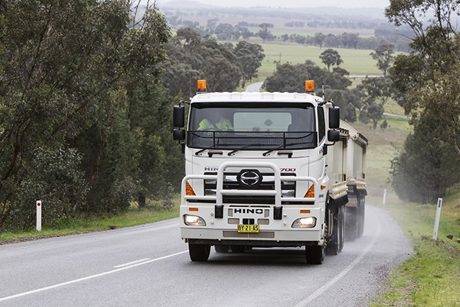 JUNEE’S HEAVY DUTY HINOS HELP SMOOTH THE ROADS