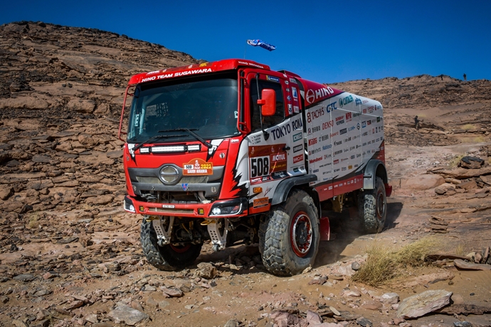 A dozen Dakar wins for Hino